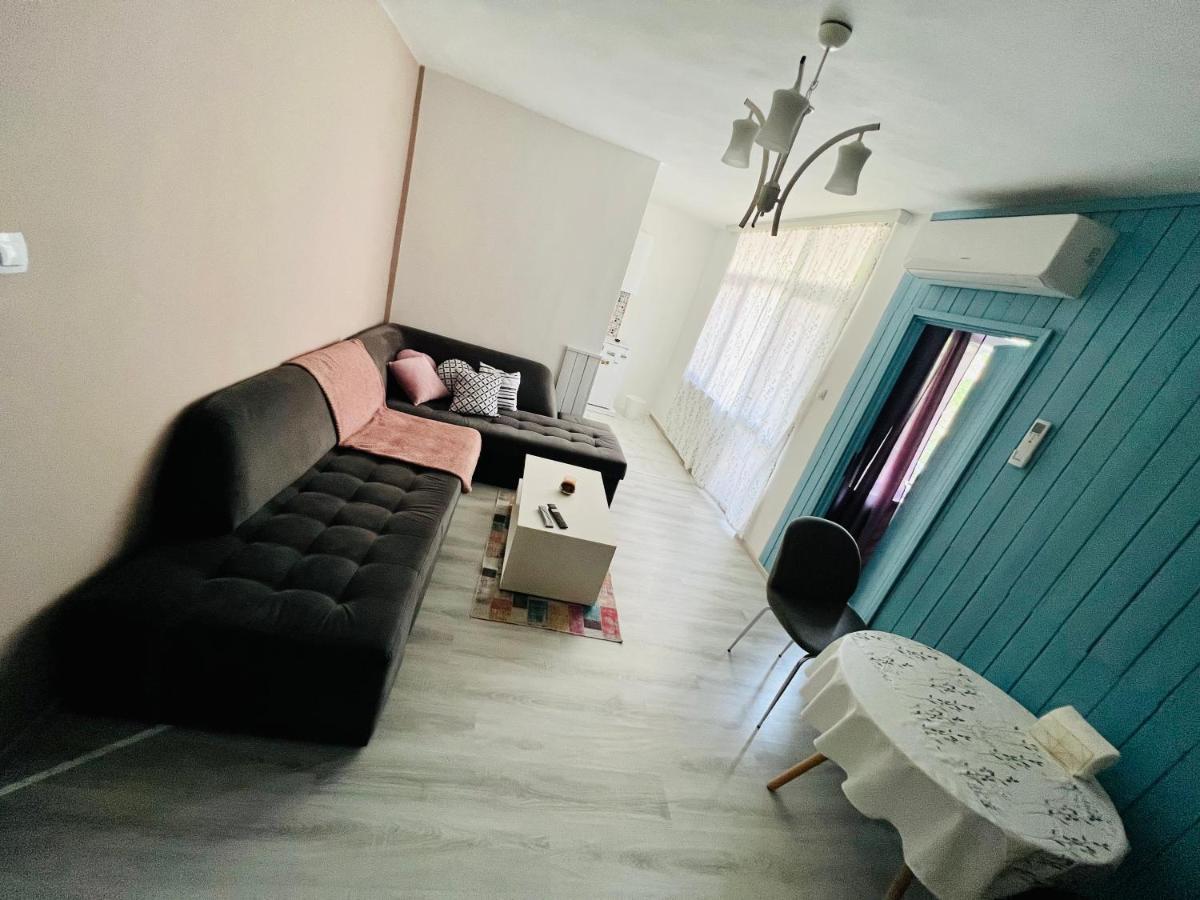 Midtown Apartment Kŭrdzhali Buitenkant foto